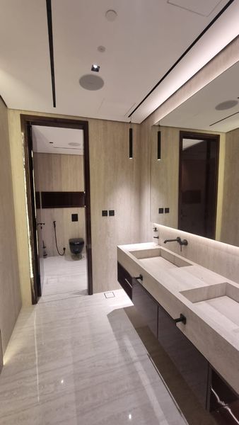 Al mana investment business bay office