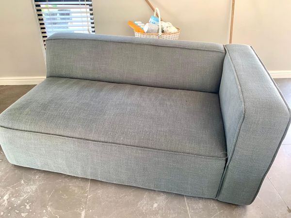 Four seater couch cleaning